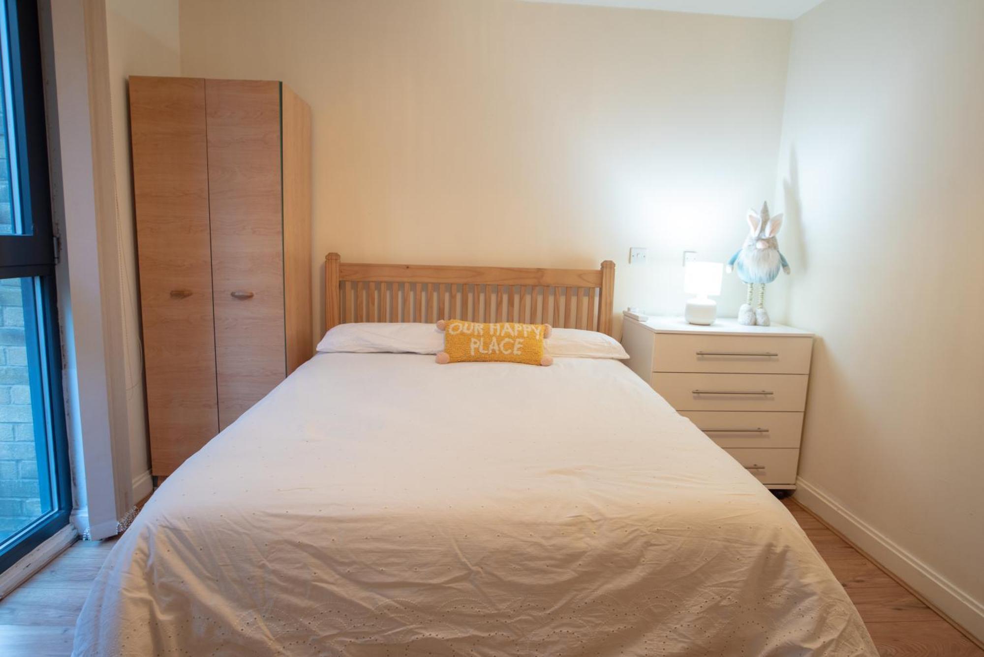 Spacious 1 Bed Apartment With Workspace, Coffee & Free Secure Parking Birmingham Dış mekan fotoğraf