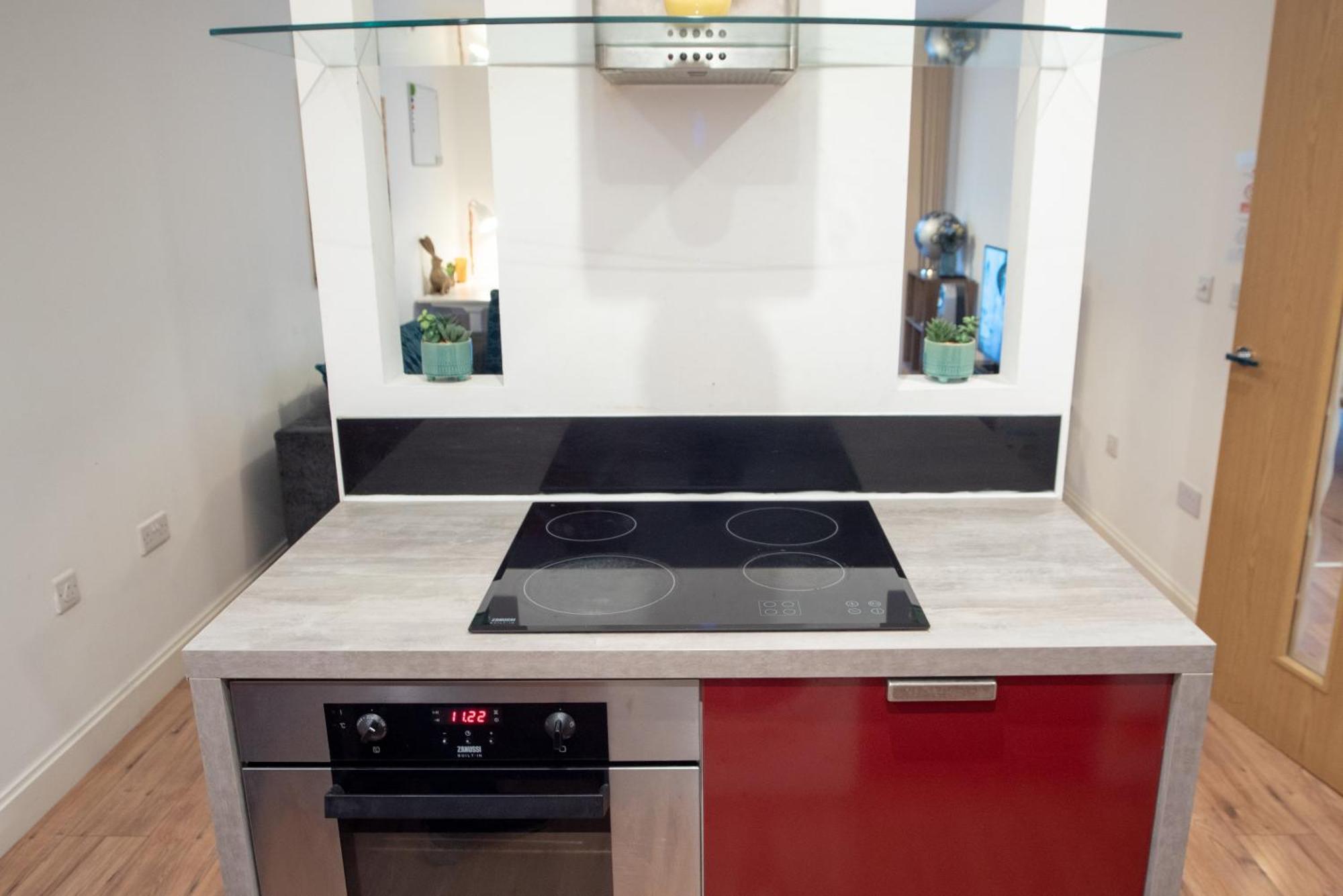 Spacious 1 Bed Apartment With Workspace, Coffee & Free Secure Parking Birmingham Dış mekan fotoğraf