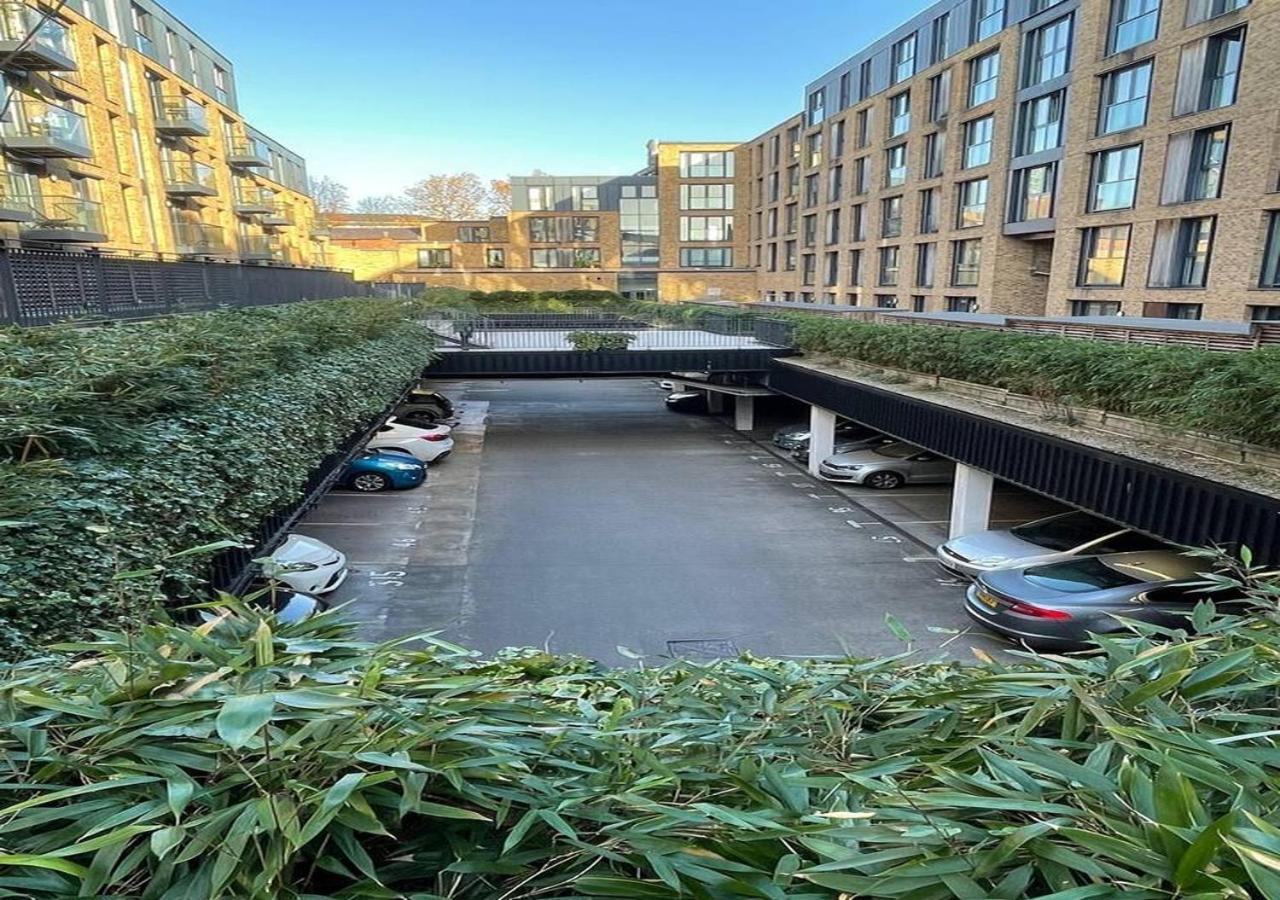 Spacious 1 Bed Apartment With Workspace, Coffee & Free Secure Parking Birmingham Dış mekan fotoğraf